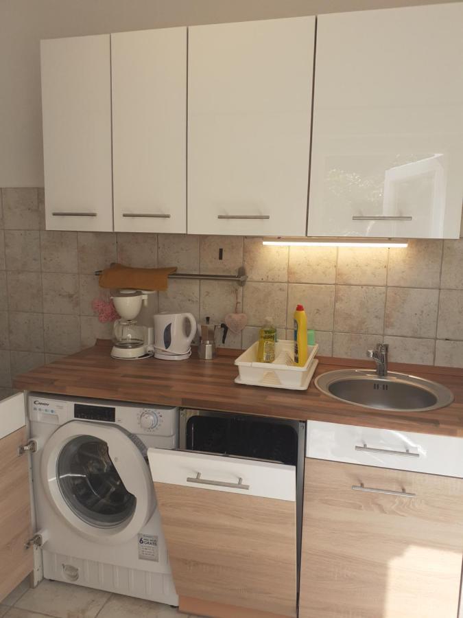 Rose Apartman บาลาตอนแลลเล ภายนอก รูปภาพ