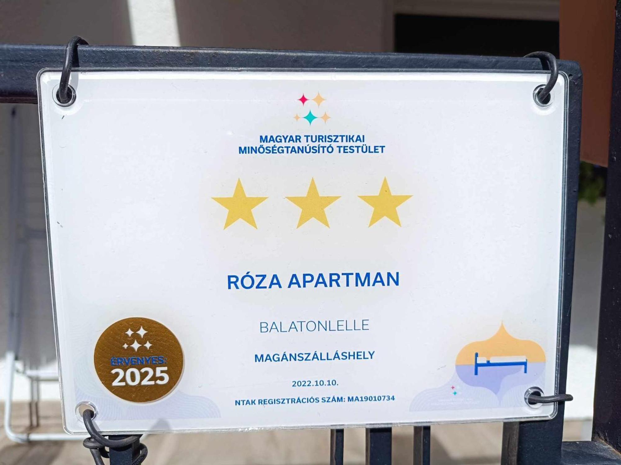 Rose Apartman บาลาตอนแลลเล ภายนอก รูปภาพ